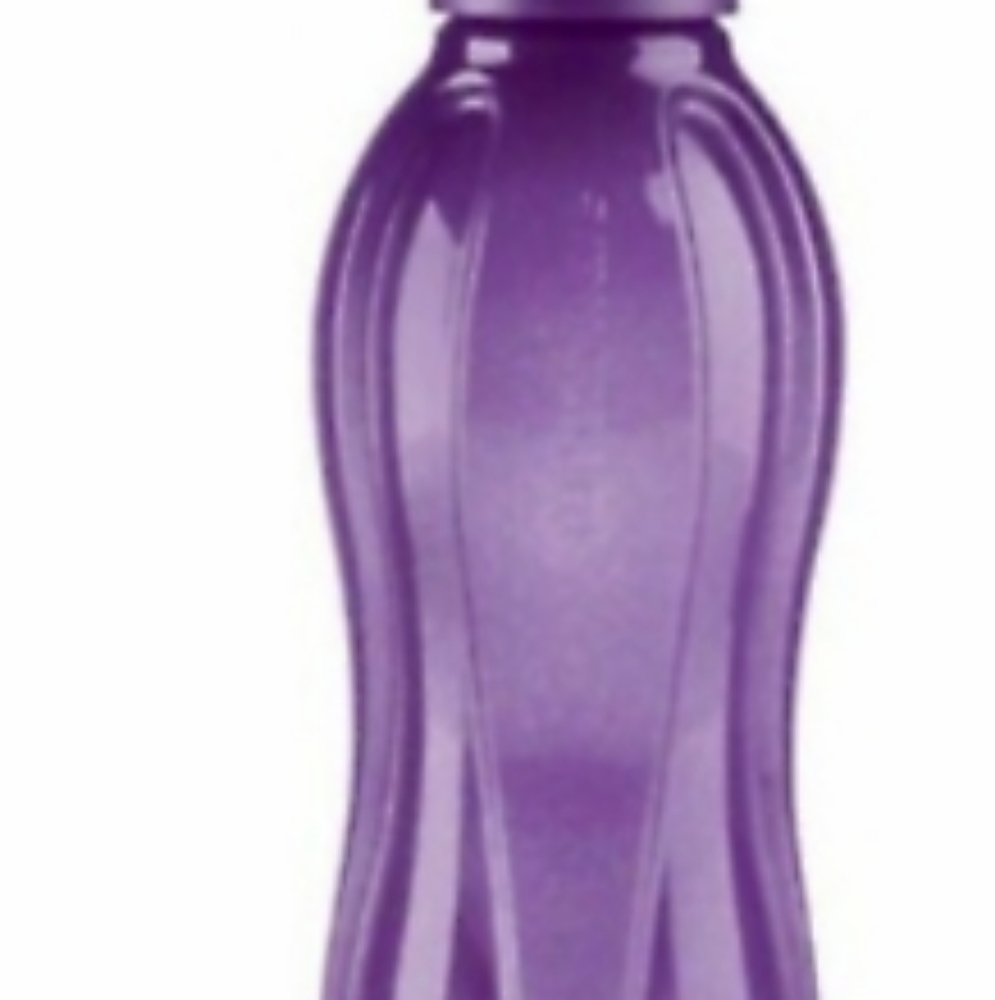 36 oz Tupperware plastic water bottle
